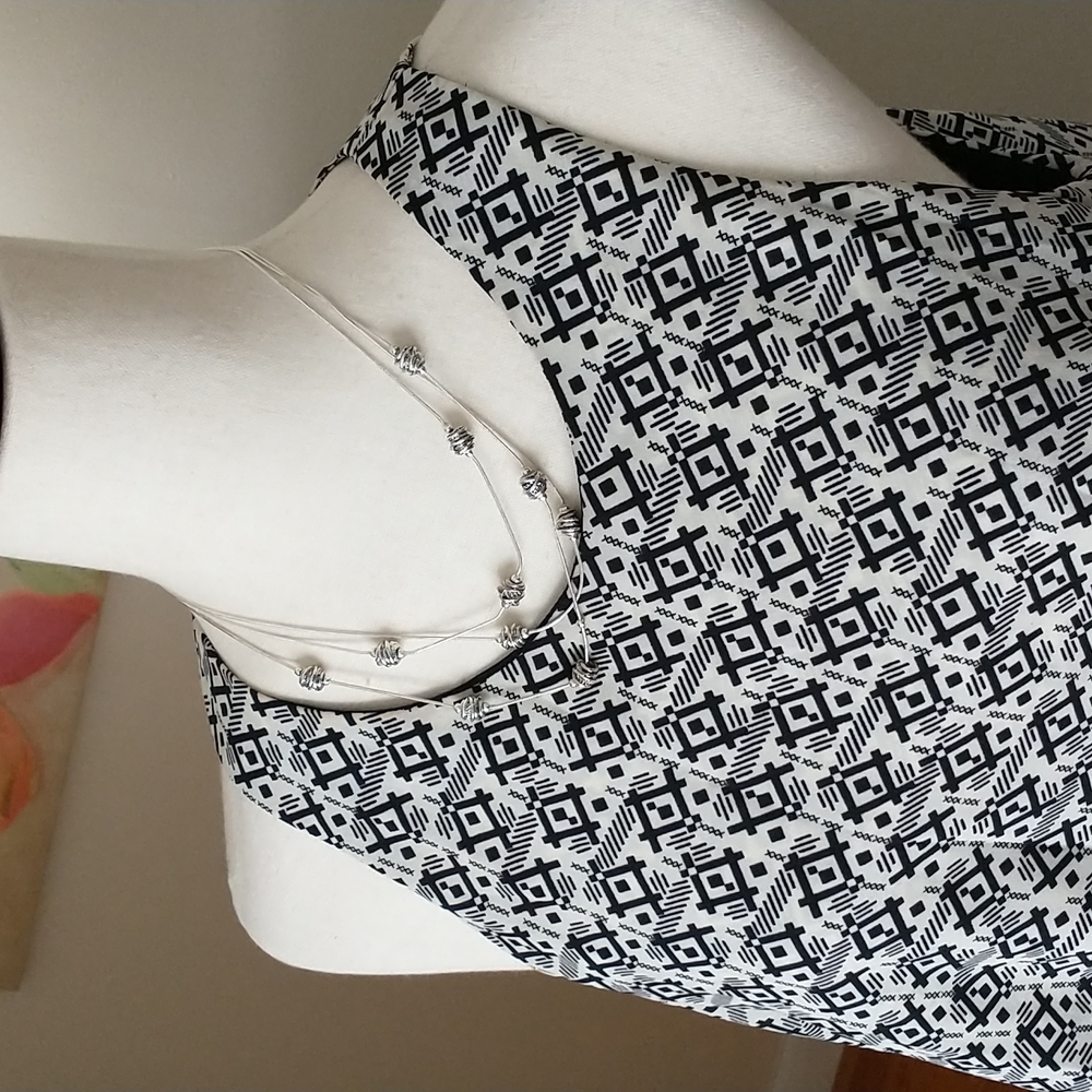 Skies are Blue sleeveless round neck mini knee length geometric tiered  M